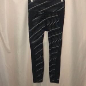 ATHLETA Waves black and gray tights / leggings. Size Small.